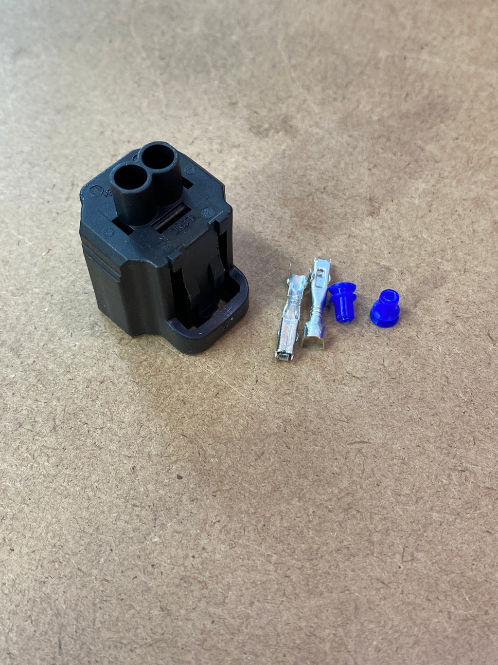 184008-1 (Coyote MAT) Connector