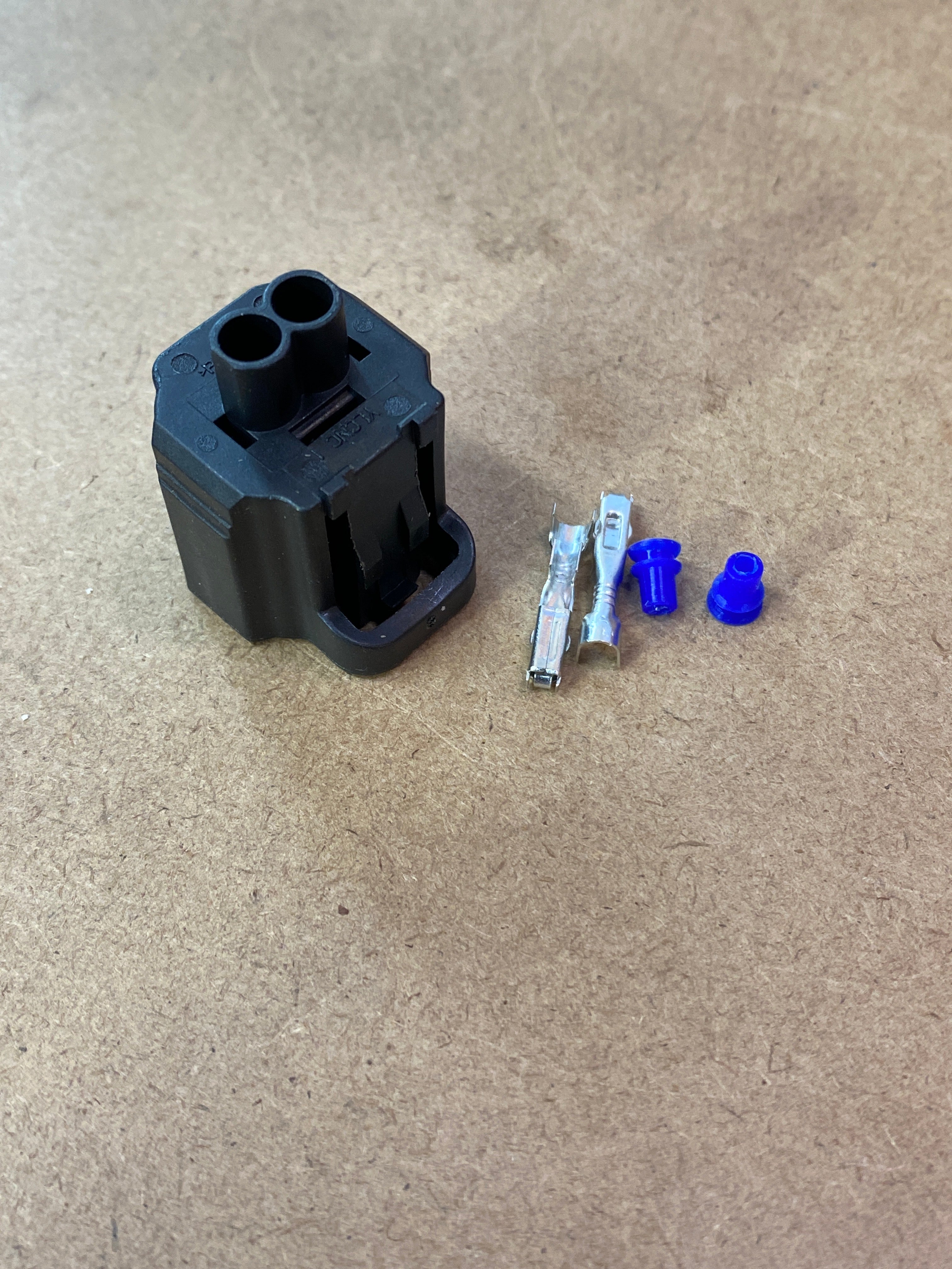 184008-1 (Coyote MAT) Connector